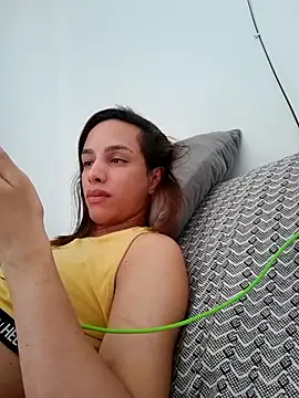 ofjuliaa online show from April 10, 5:20 pm