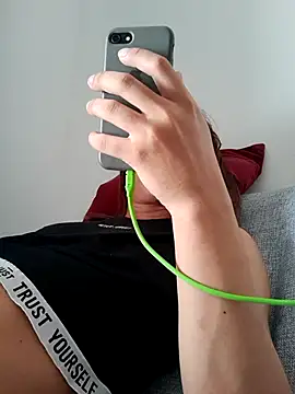 ofjuliaa online show from April 14, 7:30 pm