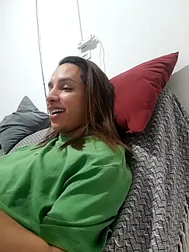 Snapshot of ofjuliaa chatting on July 12, 6:20 pm ofjuliaa online show from July 12, 6:20 pm