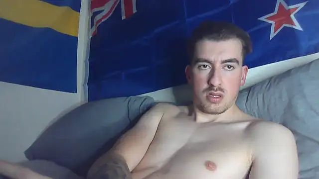 Snapshot of essexboy_2002 chatting on January 13, 12:36 am essexboy 2002 online show from January 13, 12:36 am
