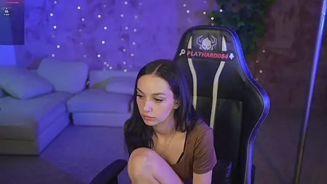 Mila Rose054 online show from July 11, 4:02 am