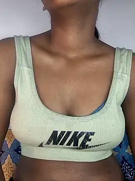 Snapshot of Royal-girl78 chatting on January 8, 4:13 pm Royal-girl78 online show from January 8, 4:13 pm