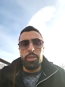 Moh 197 online show from February 28, 3:00 pm