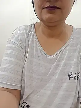 piryasharma005 online show from February 22, 2:19 pm