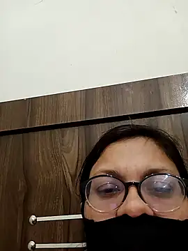 piryasharma005 online show from February 12, 6:40 pm