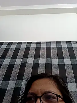 piryasharma005 online show from March 7, 12:54 pm