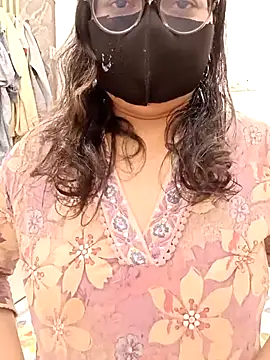 piryasharma005 online show from January 11, 11:39 am