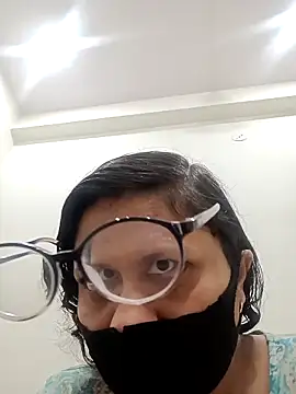 piryasharma005 online show from January 18, 5:16 pm