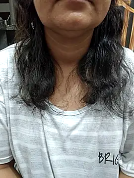 piryasharma005 online show from March 11, 7:52 pm