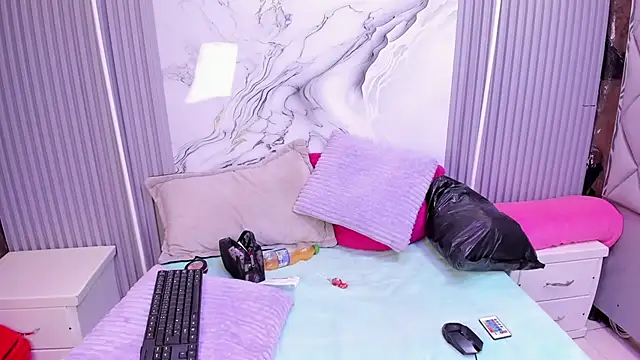 miarose 69 online show from May 3, 3:33 am