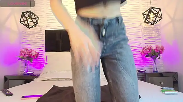 Snapshot of Allison_Parker1_ chatting on July 11, 3:29 am Allison Parker1 online show from July 11, 3:29 am