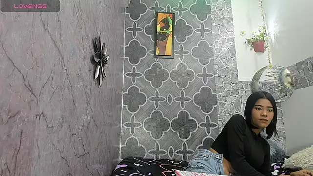 lily bloomx18 online show from January 7, 3:06 pm