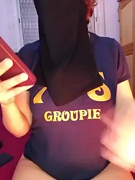 Snapshot of Rranocha chatting on February 18, 5:16 am Rranocha online show from February 18, 5:16 am