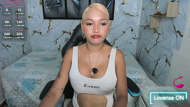Snapshot of HannaSteyl chatting on July 11, 11:10 am HannaSteyl online show from July 11, 11:10 am