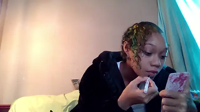 Snapshot of Tamiii420 chatting on January 7, 9:31 pm Tamiii420 online show from January 7, 9:31 pm