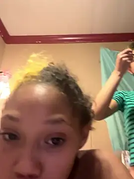 Snapshot of Tamiii420 chatting on January 13, 2:04 am Tamiii420 online show from January 13, 2:04 am