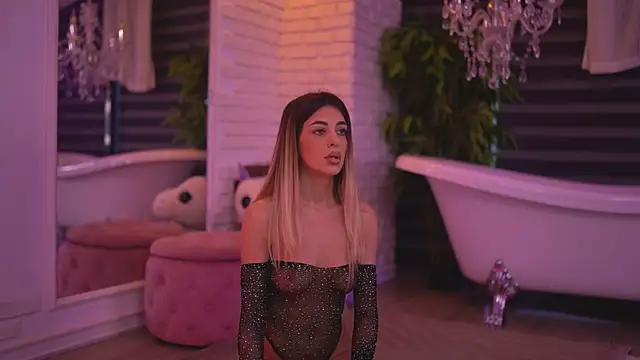 Snapshot of ItsIvyLicious chatting on January 19, 6:28 am ItsIvyLicious online show from January 19, 6:28 am