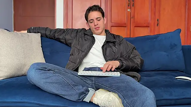 Enzho liam online show from March 27, 4:52 pm