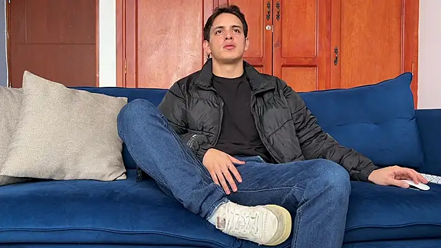 Enzho liam online show from February 9, 3:32 pm