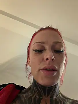 TittenTina online show from February 8, 10:40 pm