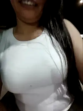 Snapshot of linhha23 chatting on May 1, 12:43 pm linhha23 online show from May 1, 12:43 pm