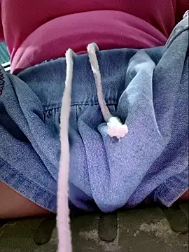 linhha23 online show from March 7, 12:32 pm