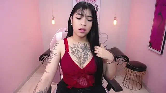 Snapshot of Adri_gomez_x chatting on April 30, 10:55 am Adri gomez x online show from April 30, 10:55 am