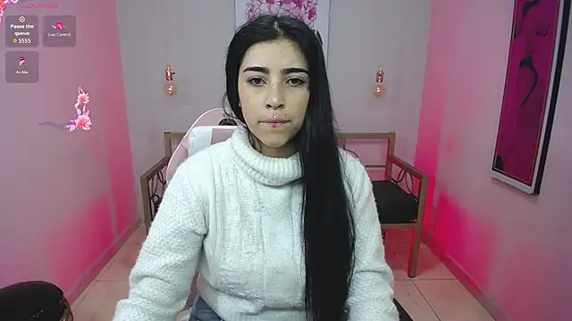 Snapshot of Adri_gomez_x chatting on May 19, 12:12 pm Adri gomez x online show from May 19, 12:12 pm