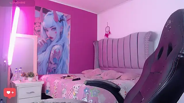 eimy hot19 online show from February 12, 3:45 pm