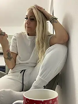 AlmaRusell online show from January 13, 7:34 am