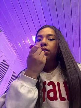 DulceRouss  online show from April 10, 11:50 am