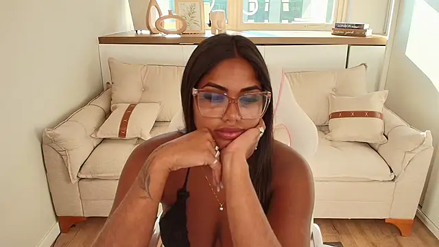 Paula Thomass online show from January 12, 7:53 pm