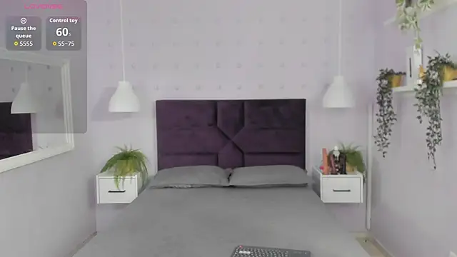 Yasminbrattz online show from February 21, 11:45 am