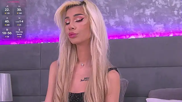 Snapshot of ApriLicious chatting on February 4, 7:53 pm ApriLicious online show from February 4, 7:53 pm