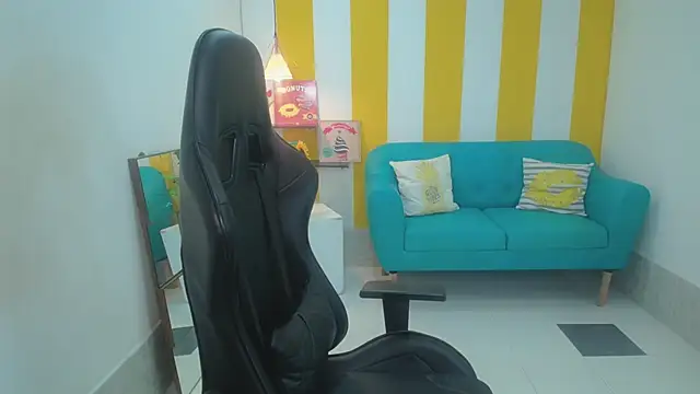 esmeralda cuisman online show from January 17, 11:25 am