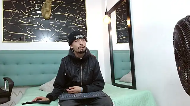 Juan-Jose69 online show from January 17, 3:43 am