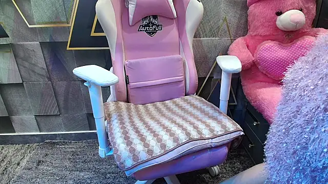 NymphoIsLive online show from April 4, 10:00 am