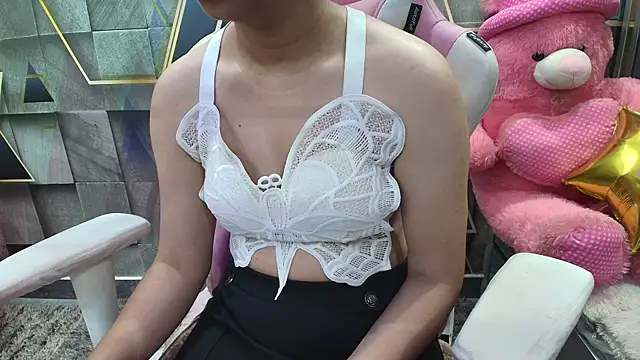 Snapshot of NymphoIsLive chatting on June 3, 11:31 pm NymphoIsLive online show from June 3, 11:31 pm
