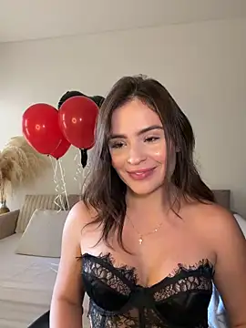Snapshot of SofiaGomez444 chatting on May 27, 4:36 pm SofiaGomez444 online show from May 27, 4:36 pm