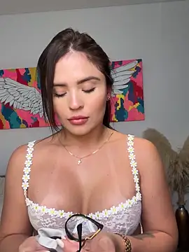 Snapshot of SofiaGomez444 chatting on February 4, 3:51 pm SofiaGomez444 online show from February 4, 3:51 pm