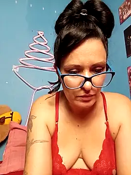 Lunnaluxcam online show from February 25, 4:12 am