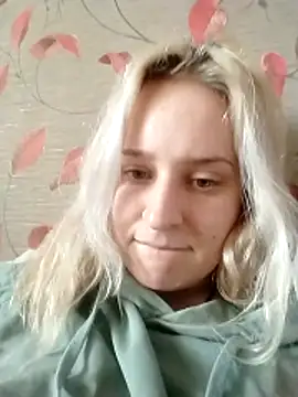 Snapshot of Mila_weed chatting on February 23, 10:49 am Mila weed online show from February 23, 10:49 am