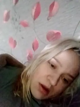 Snapshot of Mila_weed chatting on February 24, 1:01 pm Mila weed online show from February 24, 1:01 pm