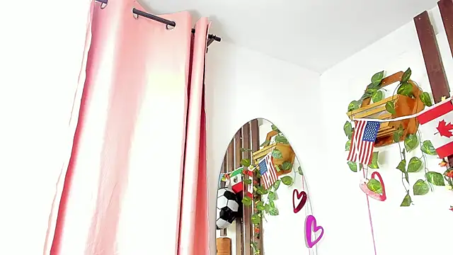 Snapshot of MeowMota_ chatting on July 17, 6:49 pm MeowMota online show from July 17, 6:49 pm