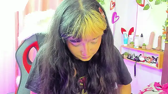Snapshot of MeowMota_ chatting on June 3, 7:18 pm MeowMota online show from June 3, 7:18 pm
