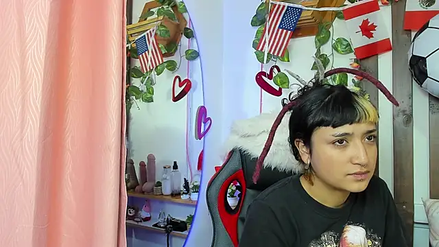 Snapshot of MeowMota_ chatting on July 12, 4:52 pm MeowMota online show from July 12, 4:52 pm