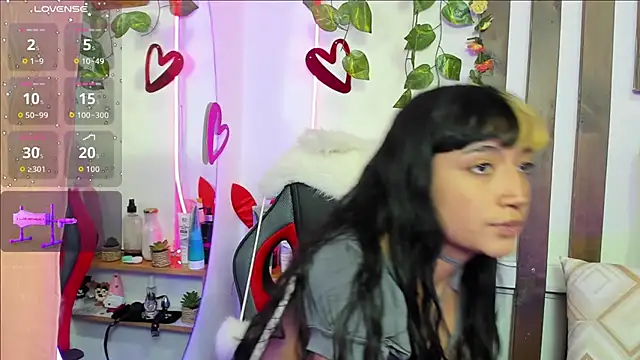 Snapshot of MeowMota_ chatting on June 5, 7:08 pm MeowMota online show from June 5, 7:08 pm