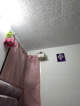 dulce-katt online show from April 8, 4:14 am