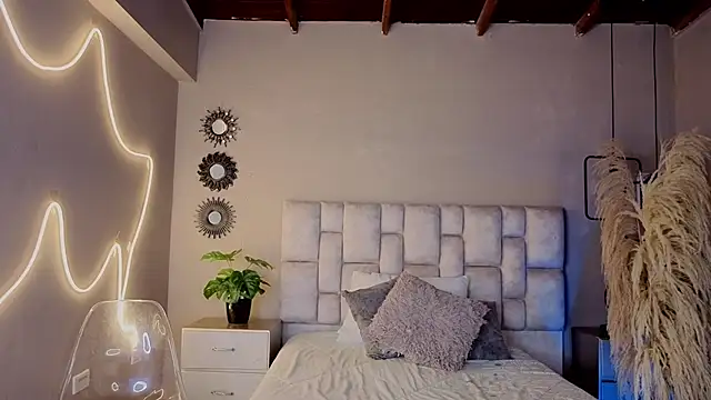  liiss online show from February 28, 11:10 am