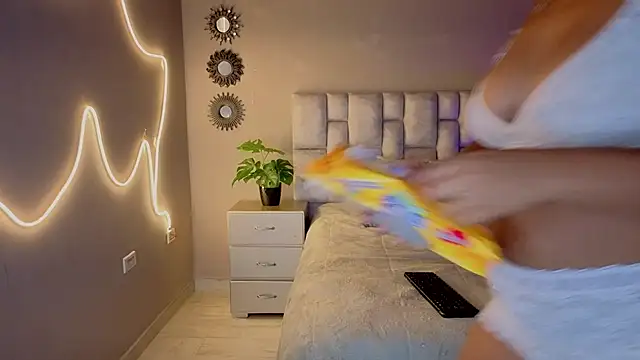  liiss online show from February 25, 10:59 am